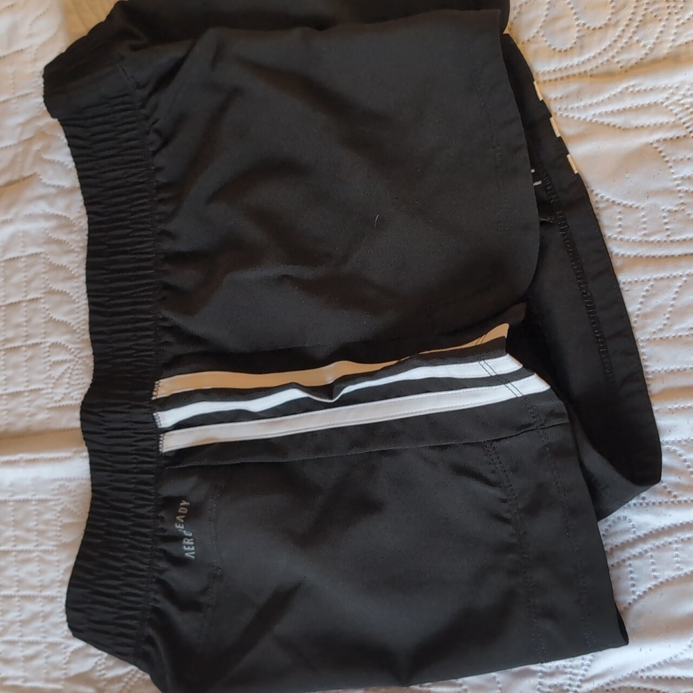 Great pair of Adidas shorts! Classic! Small - Picture 3 of 3